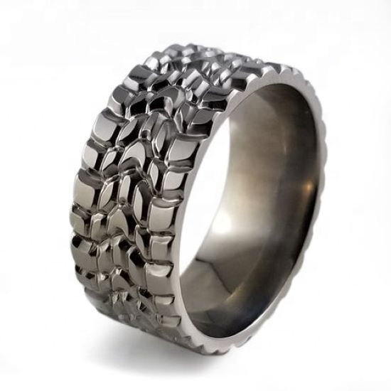 Manufacturer high quality carve motorcycle wedding band rings men jewelry custom titanium ring