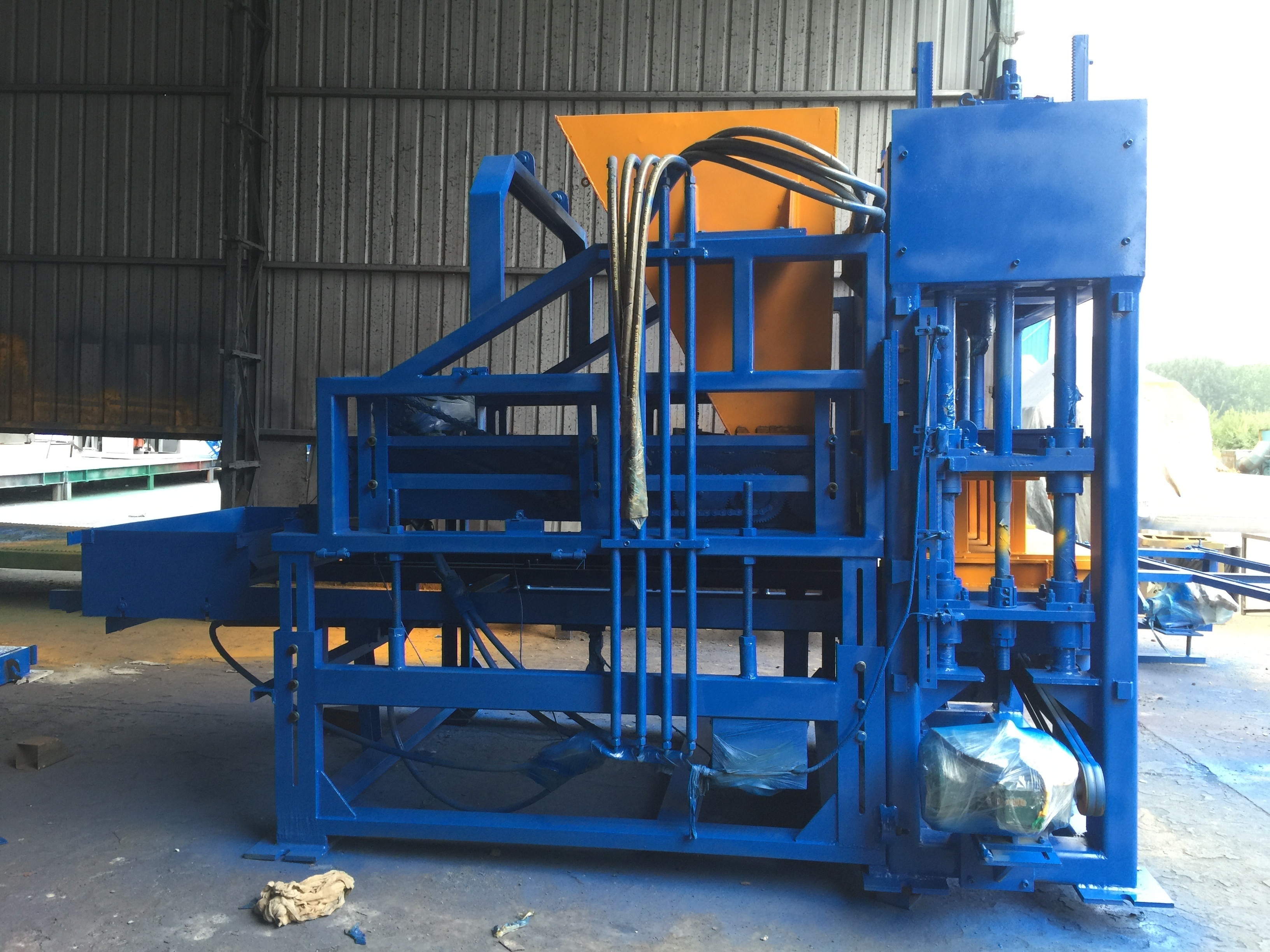 Aiwei QT5-15 Automatic  Cement Brick Machine Hollow Block Making Machine for Concrete Block Moulding Machine by Factory Price