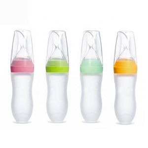 daxin new design new born baby feeding bottles set Rice Paste baby squeeze feeding spoon silicone bottle