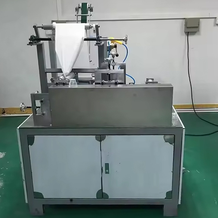 Non Woven Soft Canister Wet Wipes Machine Nonwoven Disposable Washcloth Wet Cotton Towel Roll Cotton Towel Making Machine