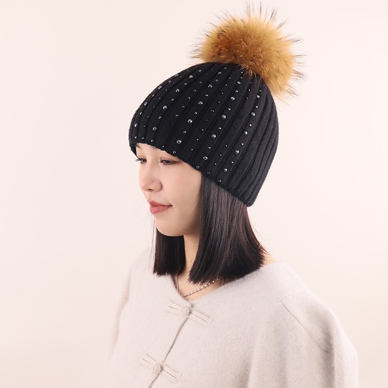 Europe and America Outdoor Warm Woman Fur Pom Pom Raccoon Dog Ball Knitted Hat Mink Cashmere Bead Rhinestone Striped Beanie Knit