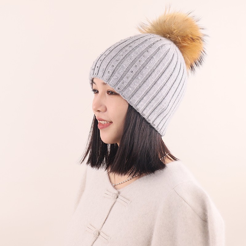 Europe and America Outdoor Warm Woman Fur Pom Pom Raccoon Dog Ball Knitted Hat Mink Cashmere Bead Rhinestone Striped Beanie Knit