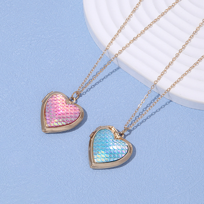 Heart Shaped Hidden Photo Frame Necklace Gradient Color Pendant Children's Necklace For Best Friends