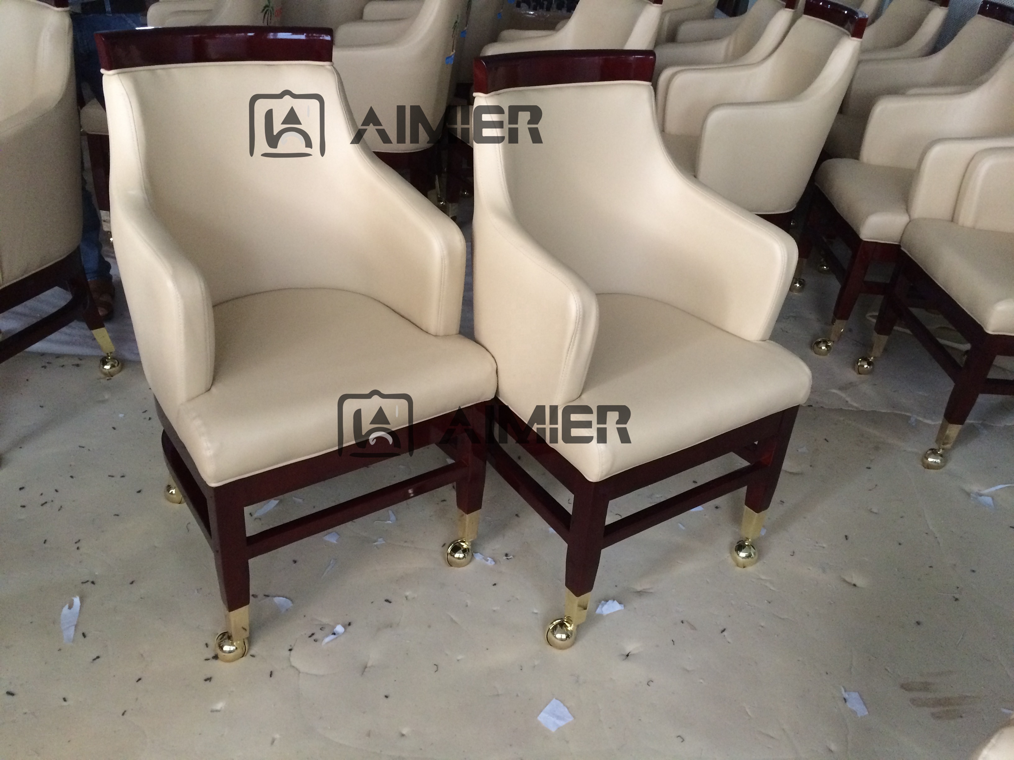 Custom Casino Seating Golden Carpet Aluminium Wheel  Slot Machine VP Seating  Textured Leather Material  Poker Chairs