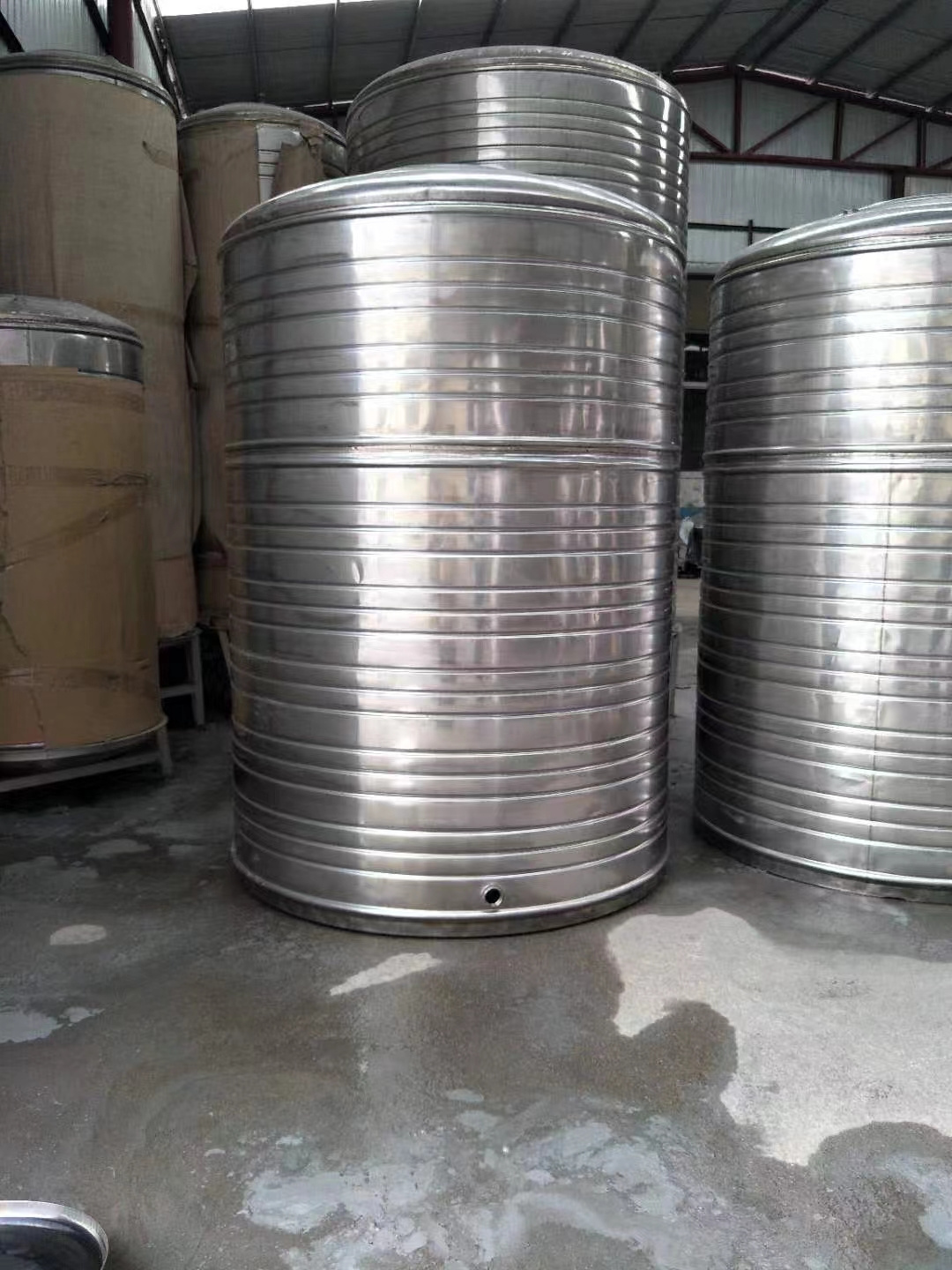 Circular stainless steel 304 insulated water storage tank