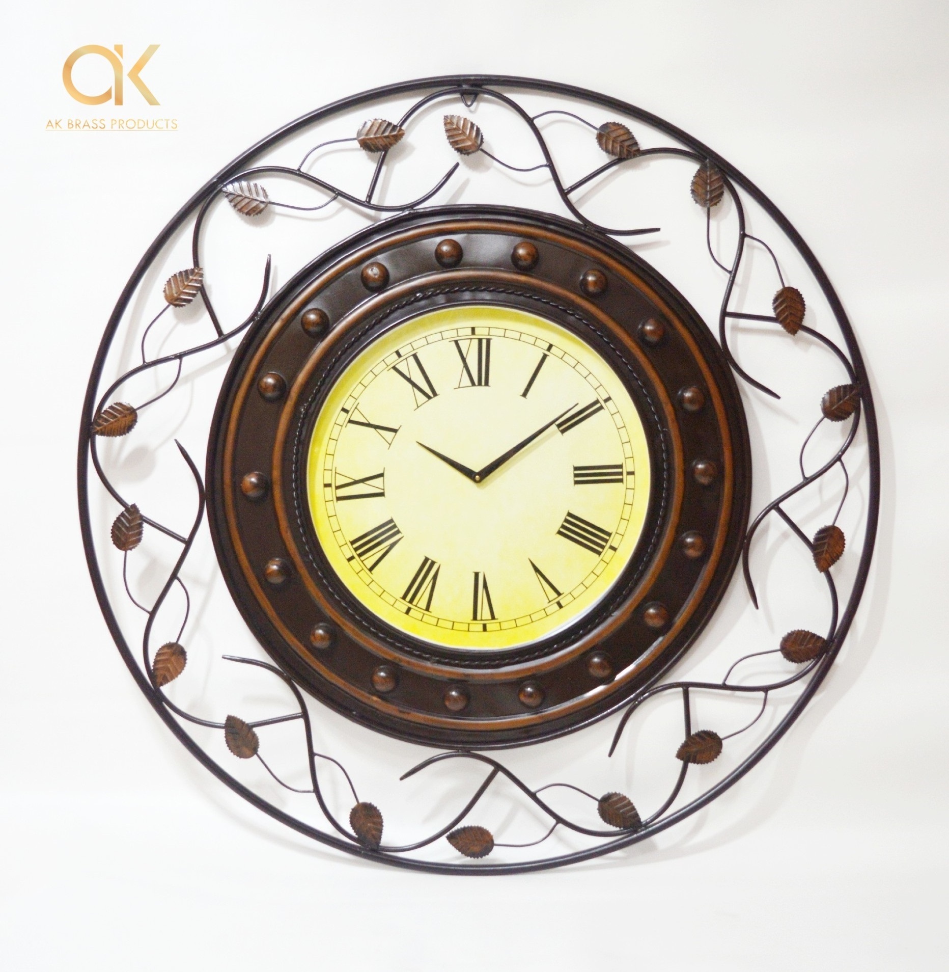 Nordic Star Four Corner Wooden Decorative Wall Clock With Walnut Finished Home Decor Living Room