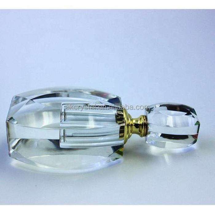 Wholesale Arabic Luxurious Beautiful Essential Oil Glass Bottle K9 Crystal Diamond Perfume Bottle