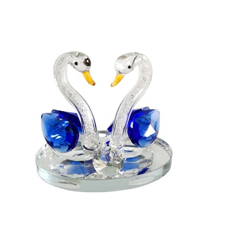 Wholesale Super Quality Romantic Wedding Crystal Gifts Crushed Diamond Filled In Neck Blue Crystal Glass Swans