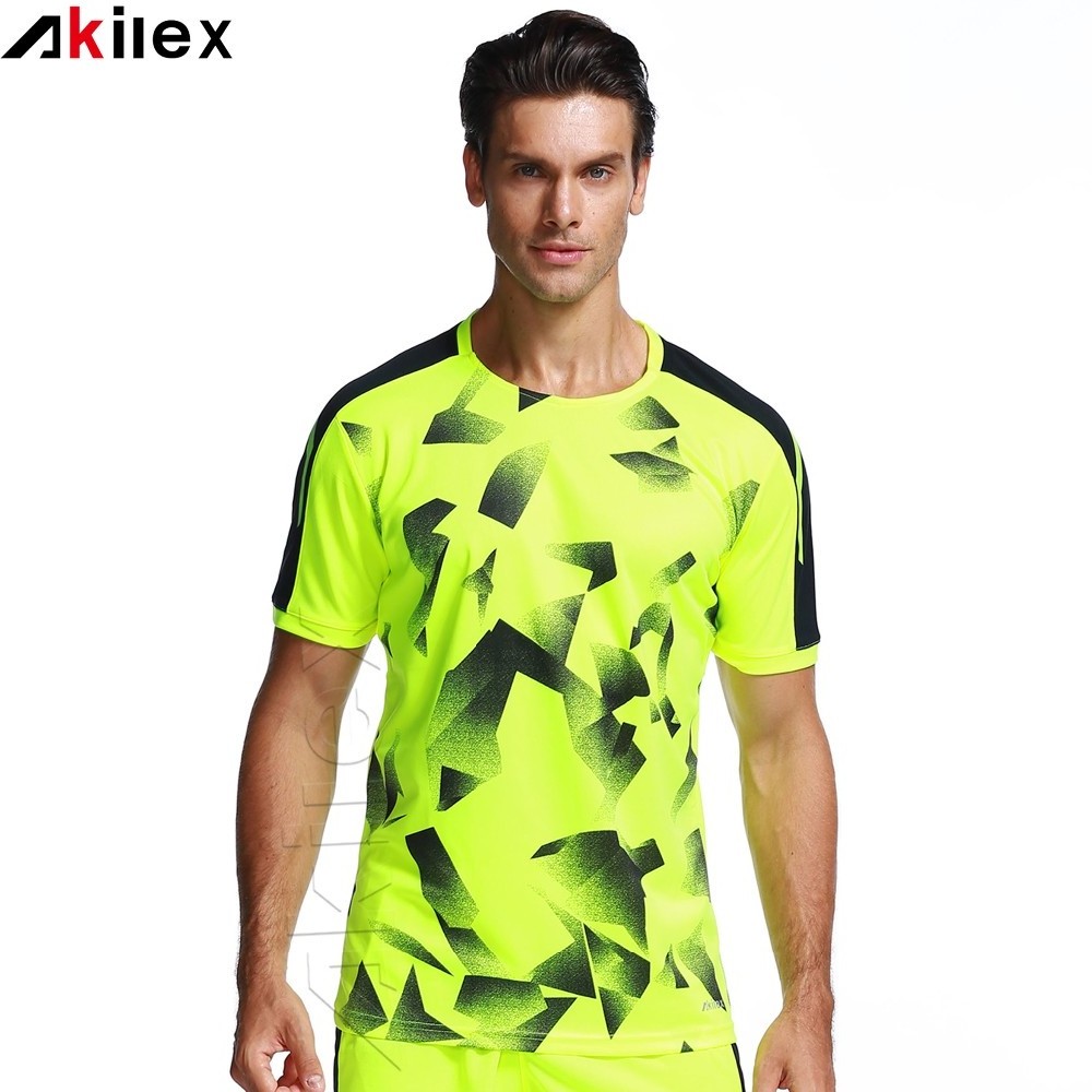 High quality latest design custom sublimated soccer/football jersey uniform with low MOQ