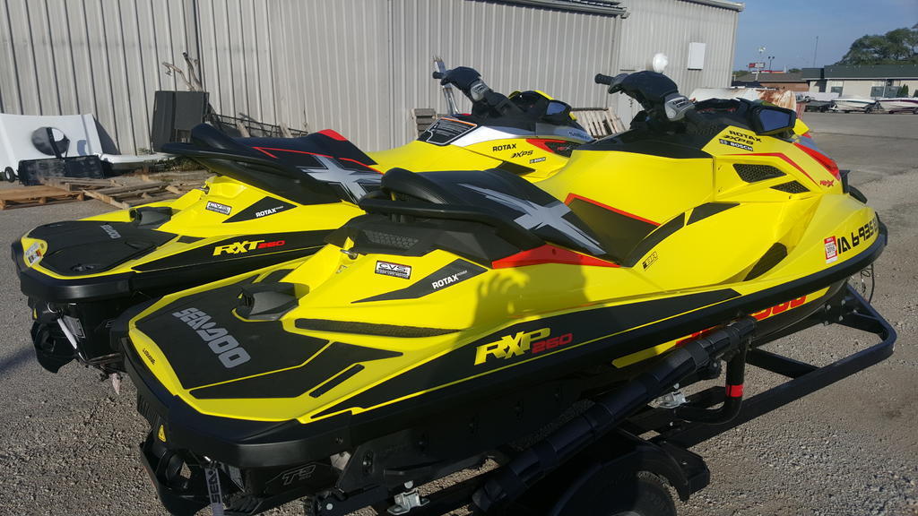 New Seadoo RXT-X 300 jet ski / Jetski / waverunner + Free Trailer