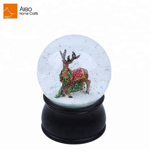 Wholesale Newest Popular Design Deer Crystal Glass Snowball Craft Polished Resin with Music Technique