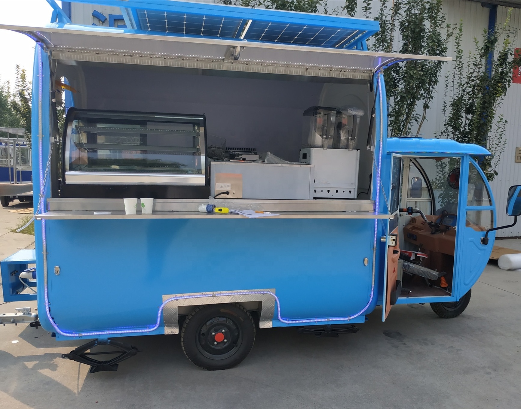 Electric mobile tricycle food truck for sale