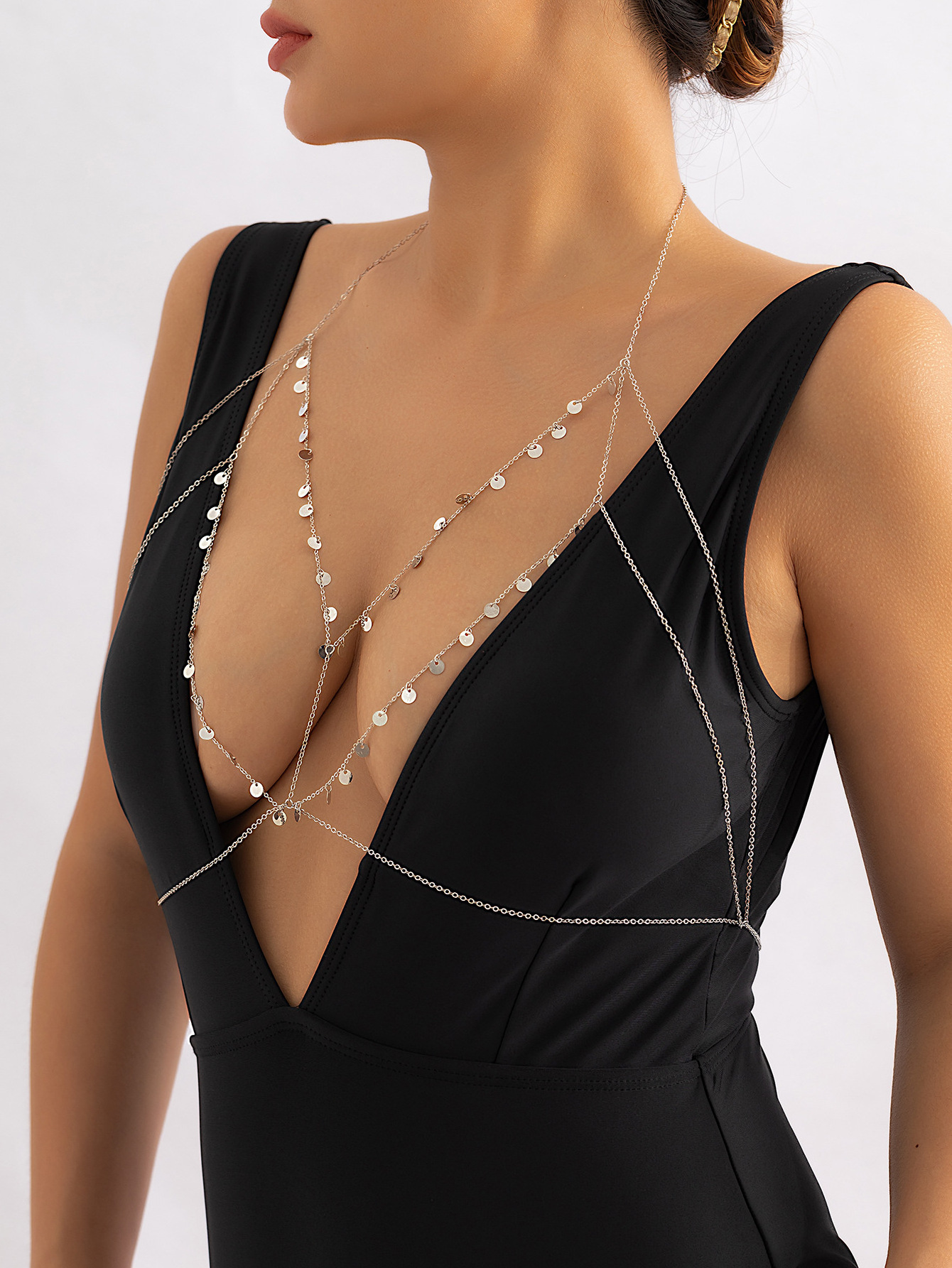 2023 Hot Selling Women Sexy Bra Chain Jewelry Shiny Tassel Sequin Body Chain Simple Body Chain Bra