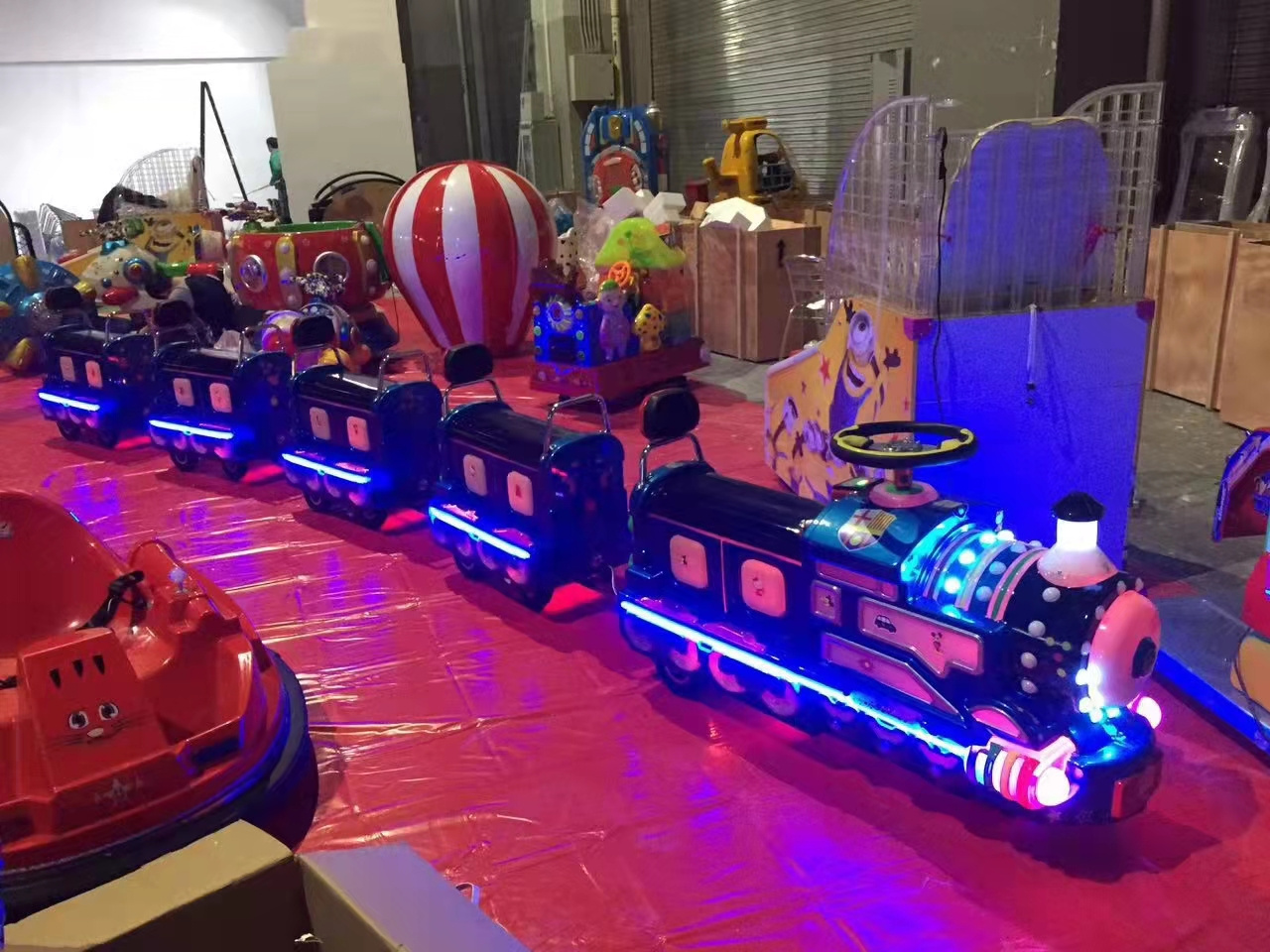 Colorful fun train kiddie entertainment used trackless train for sale