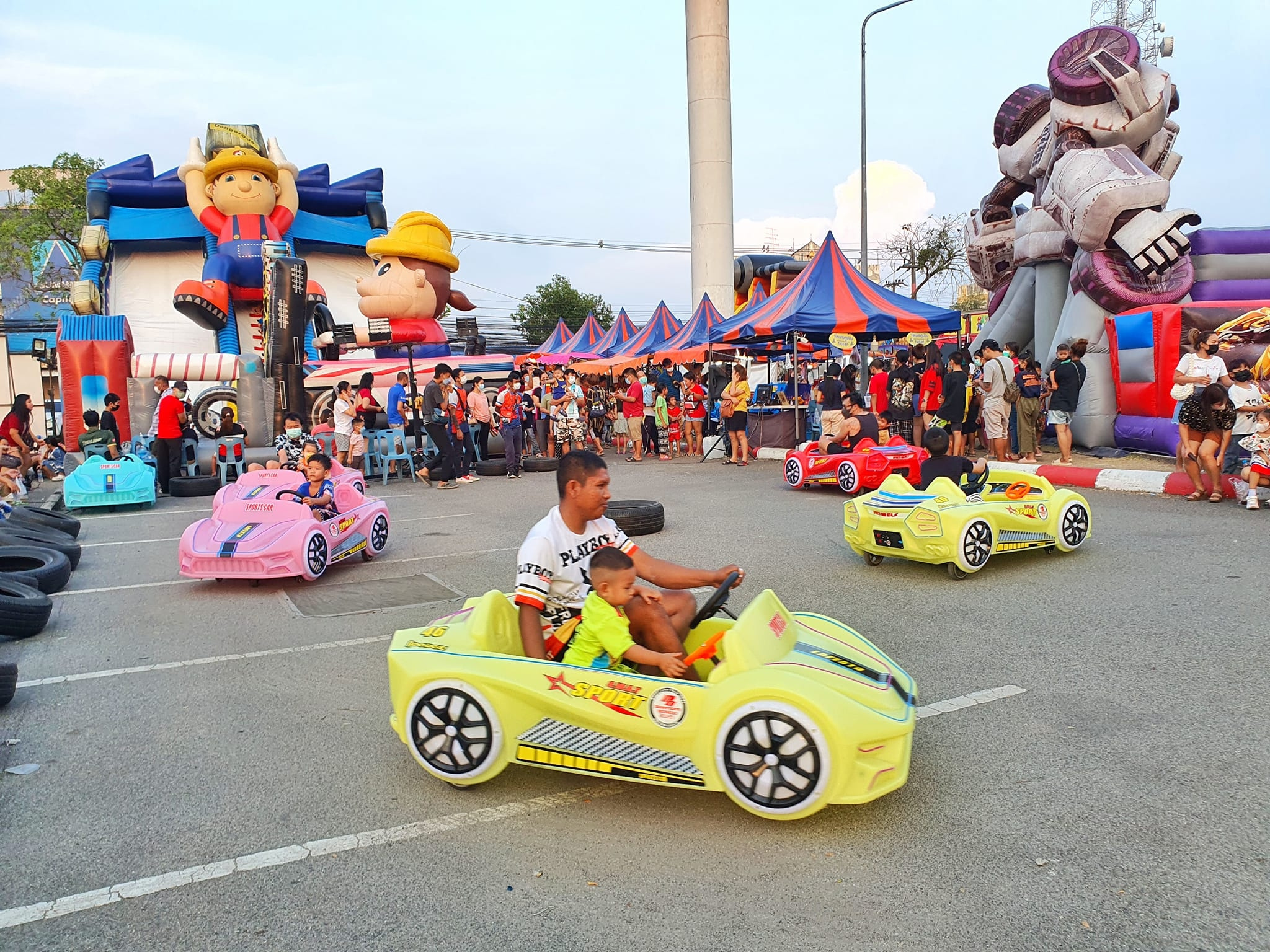 Fairground Rides Cheap Price UFO Round Inflatable Ice Bumper Cars Shopping Mall Indoor for Kids and Adult Fiberglass Ali Brother