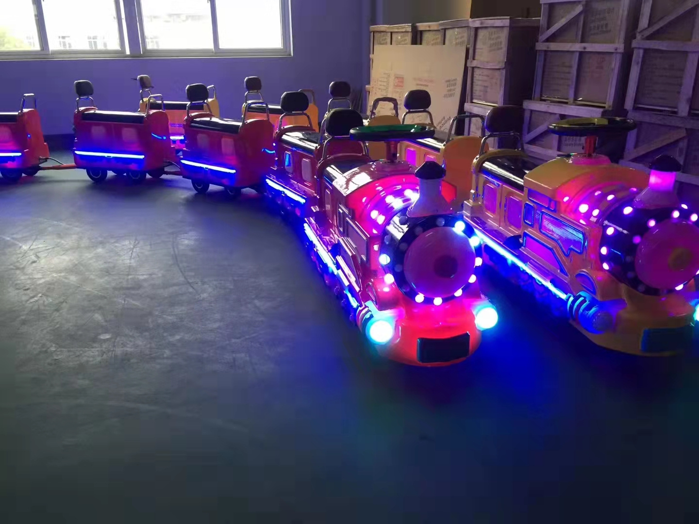 Colorful fun train kiddie entertainment used trackless train for sale