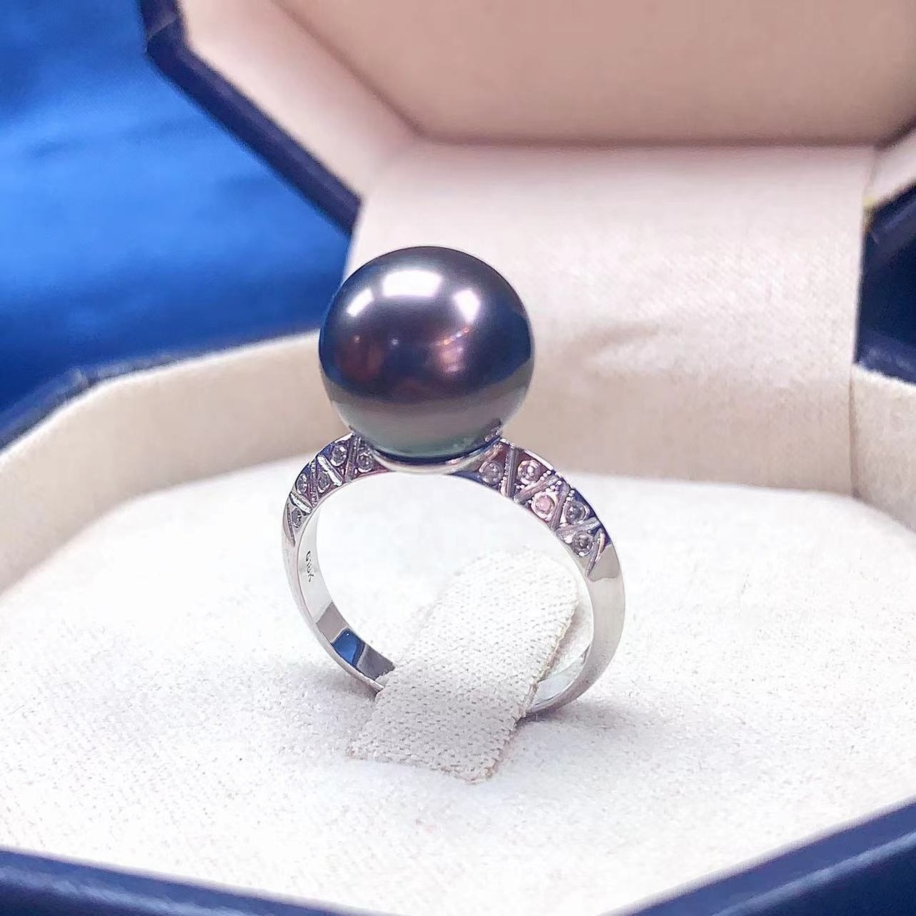 Stylish simple design Natural Tahiti Black Pearl 18K white gold ring for women's wedding engagement party glamour gift