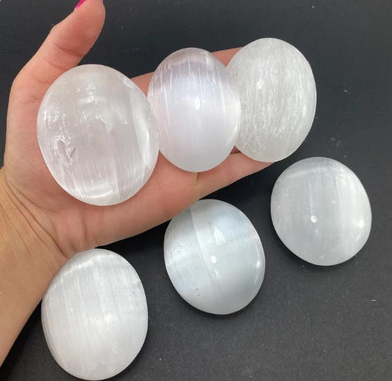 Best Quality Hot Sale Bulk Natural  Selenite Palm Stone - Laser Etched Chakras for gift