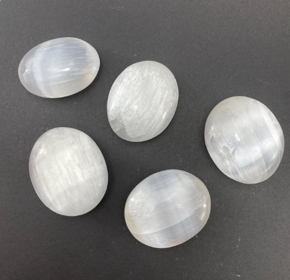 Best Quality Hot Sale Bulk Natural  Selenite Palm Stone - Laser Etched Chakras for gift