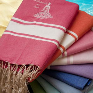 OEM Turkish Fouta Towel 100% Pure Cotton Striped Beach and Hammam Towel for Adults Quick-Dry and Disposable for Everyday Use