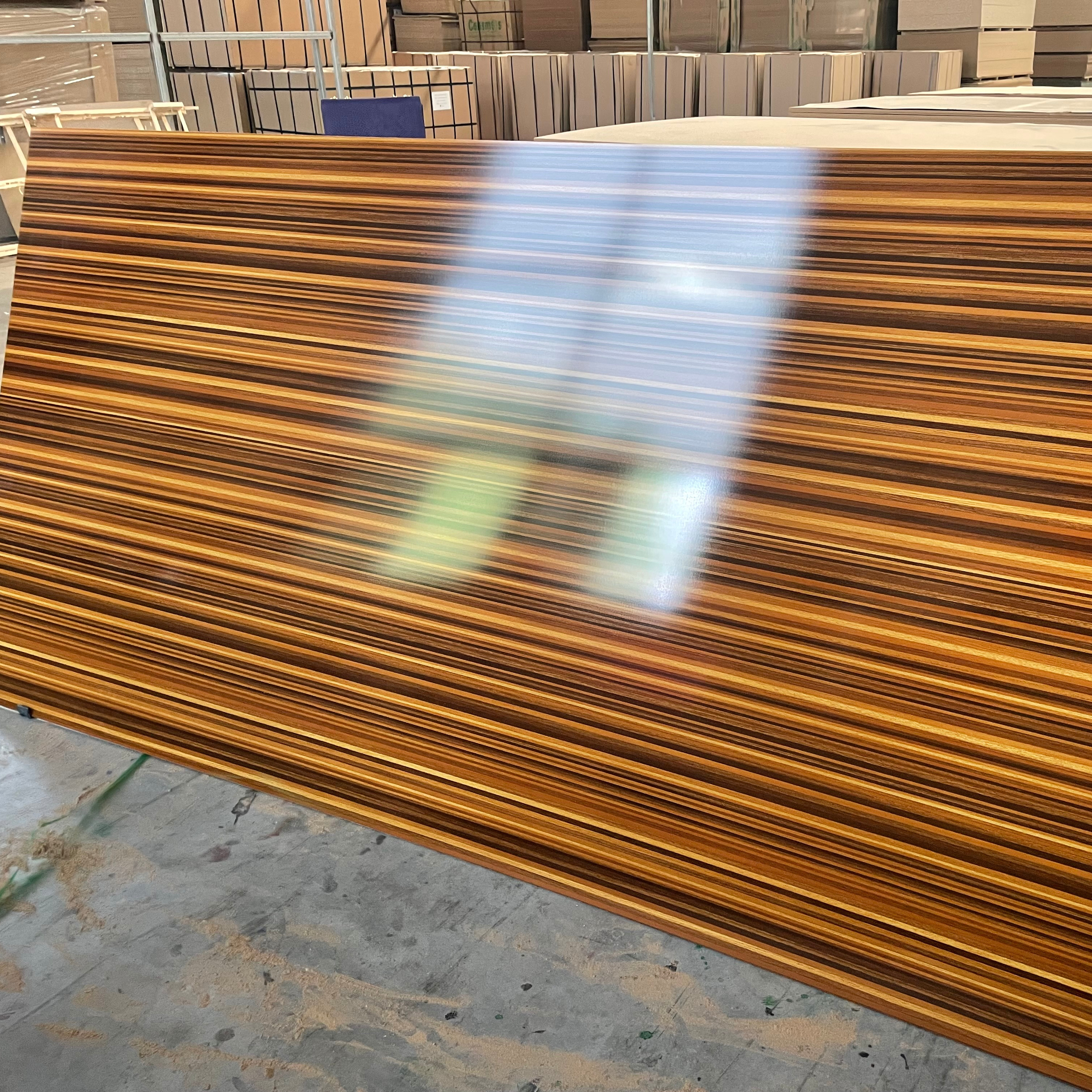 Melamine Laminated Plywood 1220mmx2440mm High Grade Wood Grain Or White Melamine Faced / Laminated Plywood For Furniture And Cab