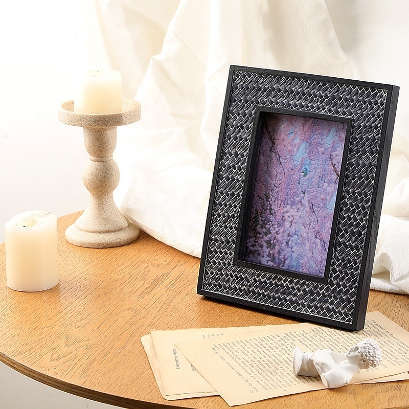 Custom Design Resin Photo Frame Black Grid Textured Ornate Hand Crafted Resin Picture Frame Tabletop Wall Display Resin Frame