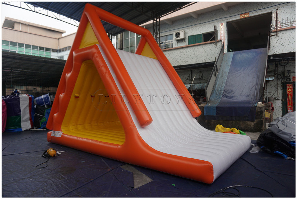 Big Inflatable Water Park Factory Price Floating Inflatable Aquapark floating water slide