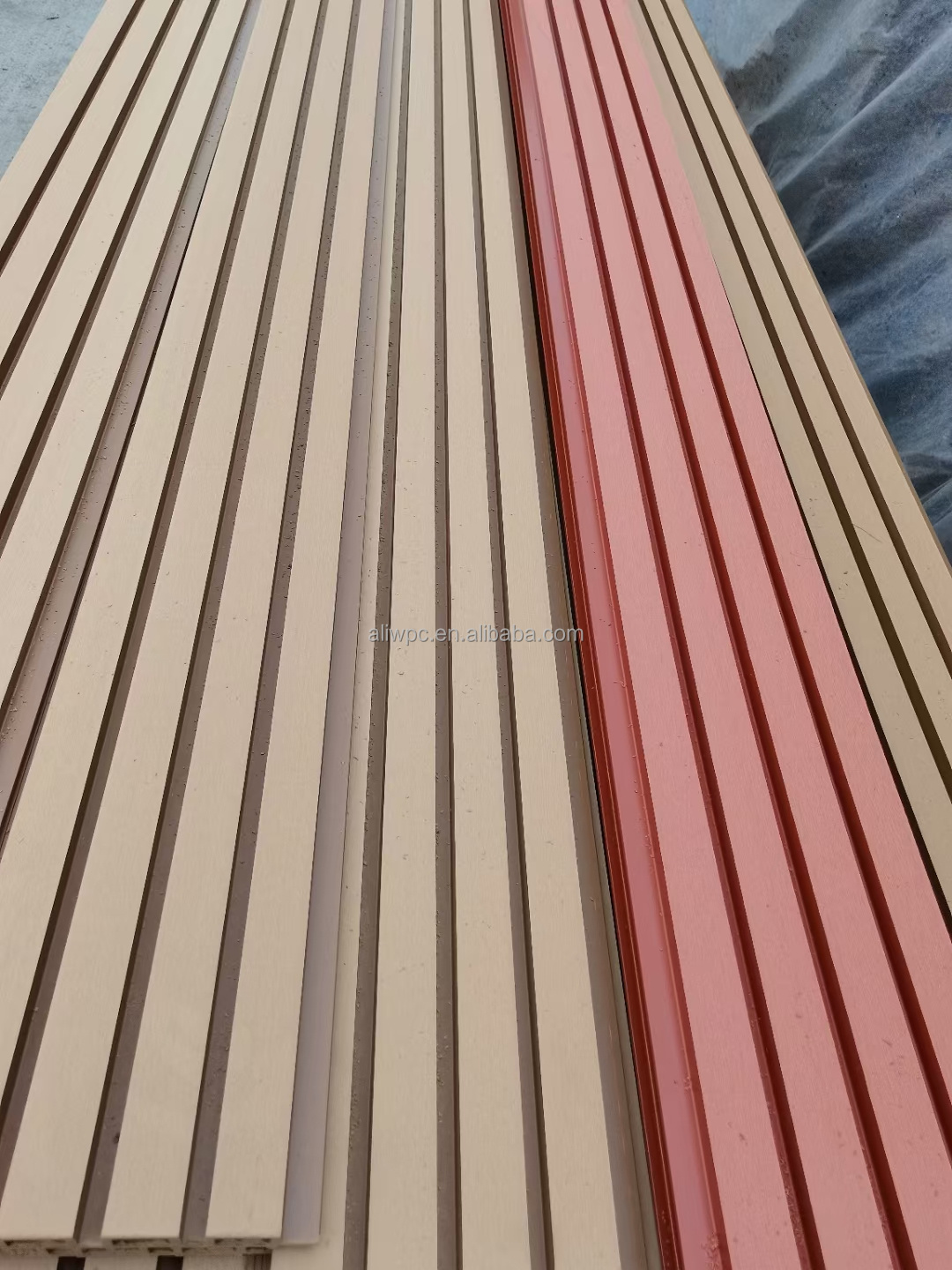 Exterior decoration Outdoor plastic composite fluted wpc wall cladding