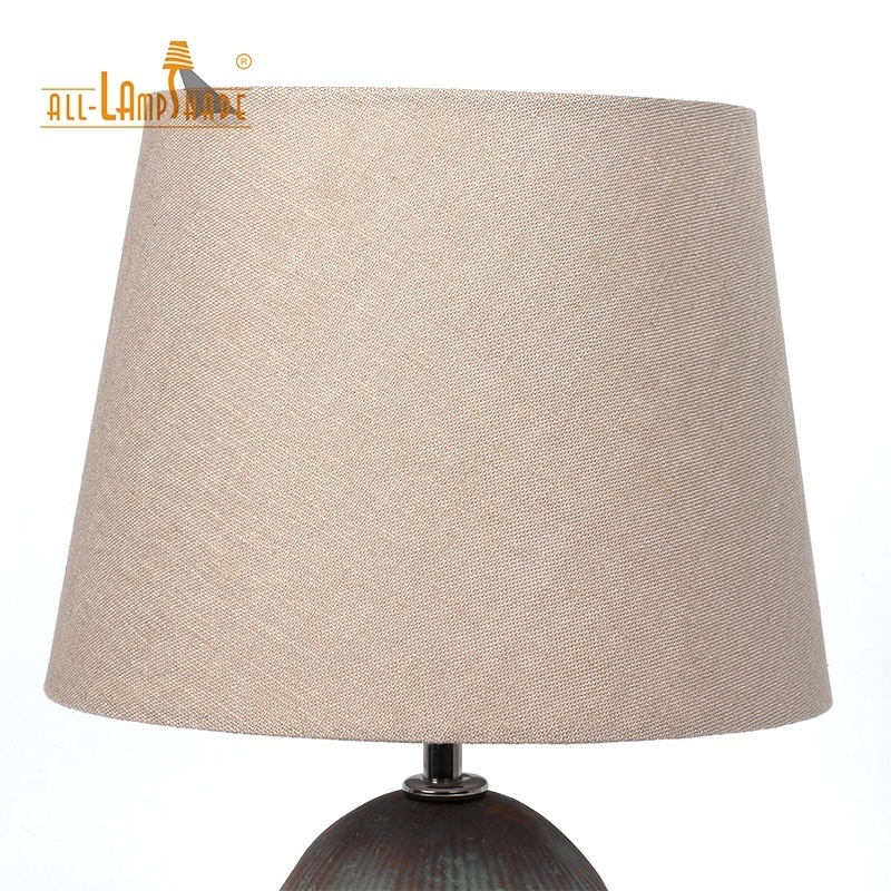 Antique Ceramic Bedside Table Lamp Handmade Decorative Hotel Desk Lamp With Fabric Light Shade Ball Base