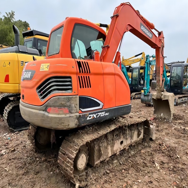 Hot sale doosan excavator dx75 dx60 Used doosan crawler excavator dx75 Doosan excavator with dozer blade