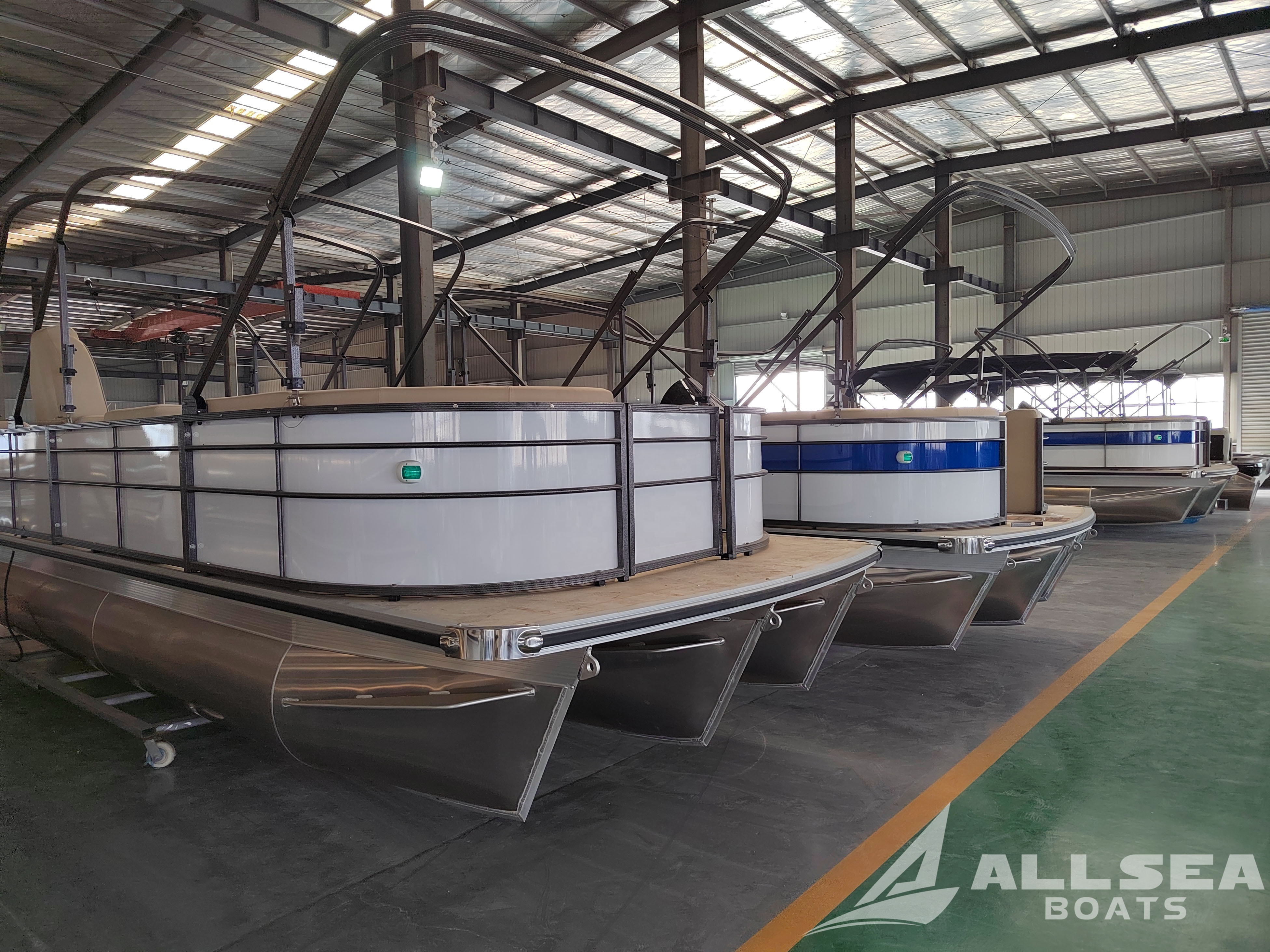 21ft-30ft China Factory Customized Durable Aluminum Flooring Leisure Pontoon Boat for Sale