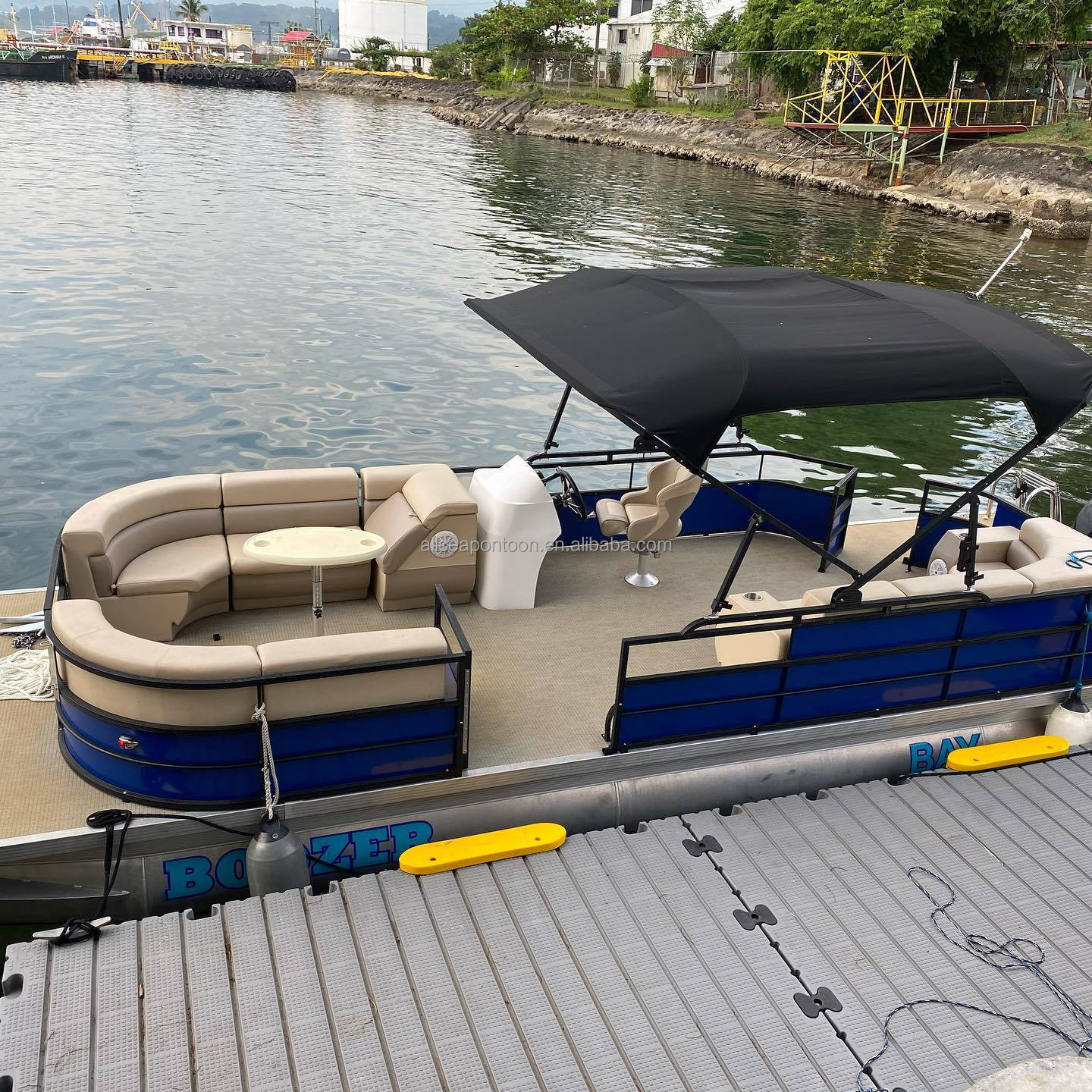 High Quality 15FT Cheap Aluminum Mini Leisure Water Sport Racing Pontoon Boat with Bimini For Sale