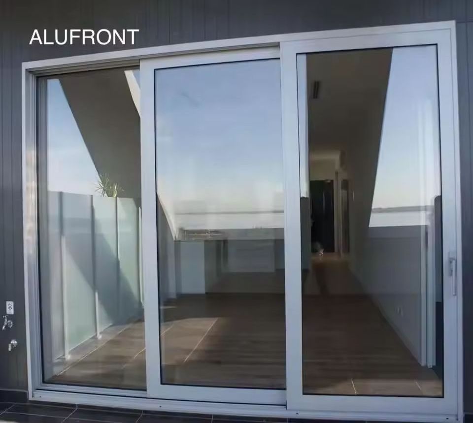 Aluminium slide door with double glazing