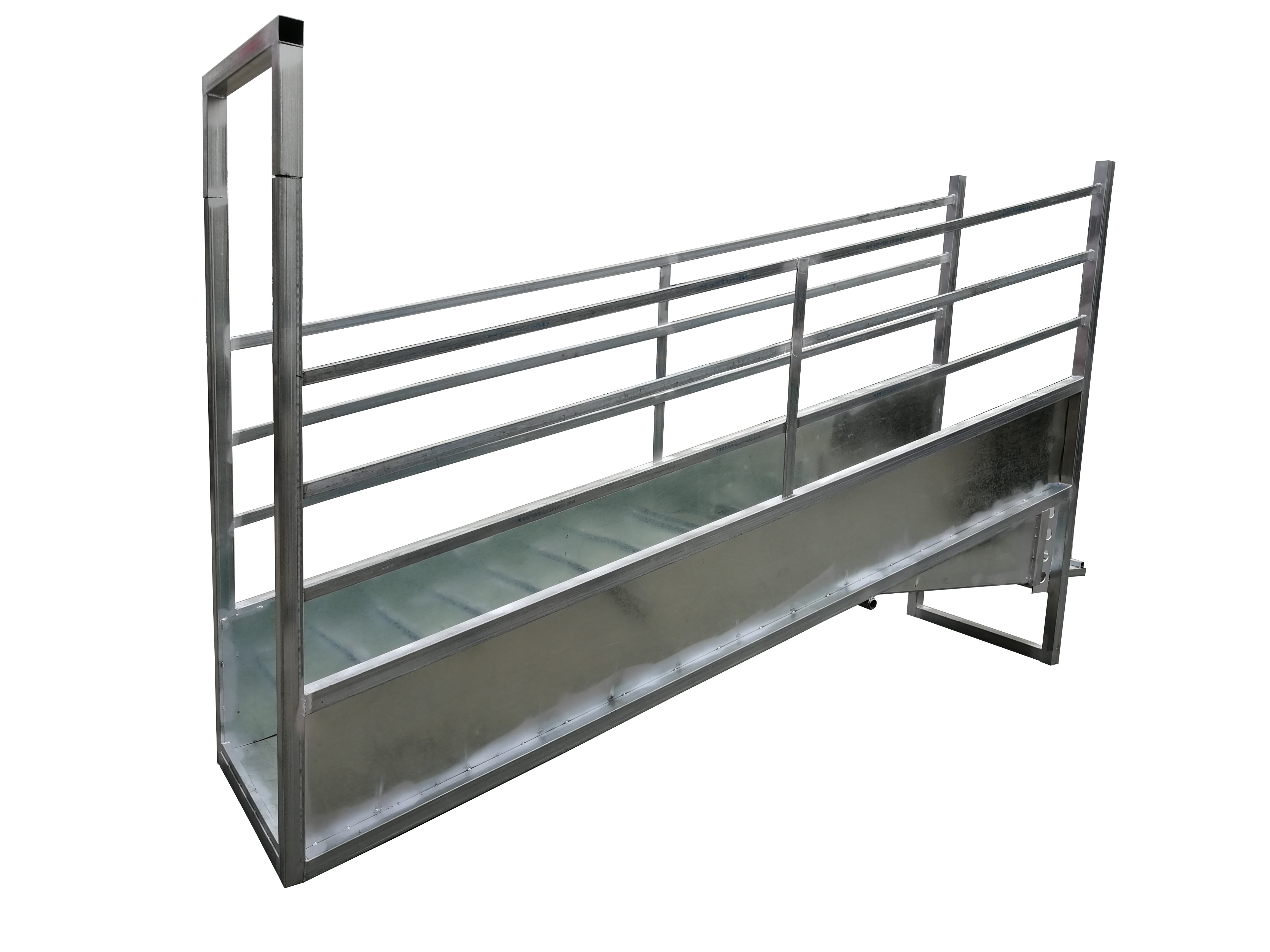 Hot-dip galvanized cattle loading ramp for farm