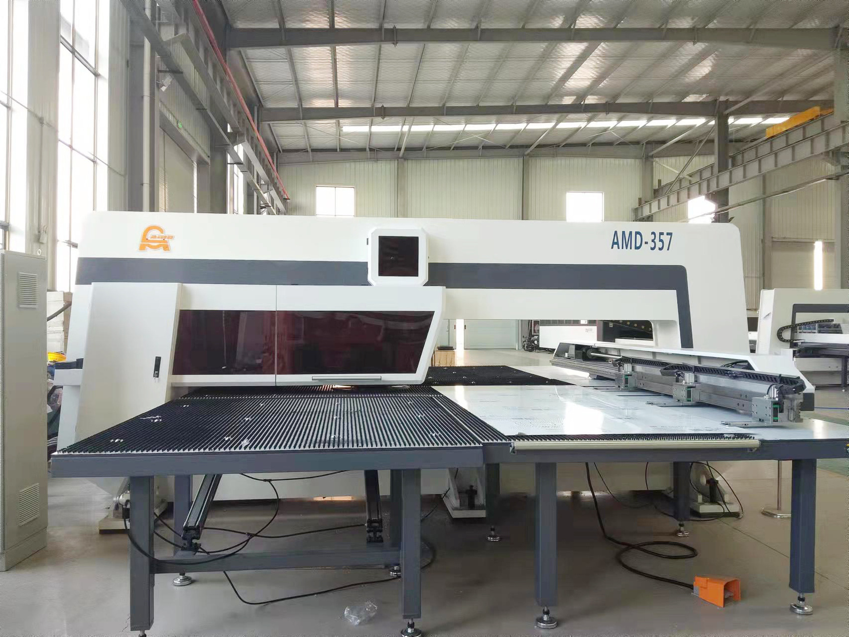 Qingdao AMADA CNC Turret Sheet Punching Machine