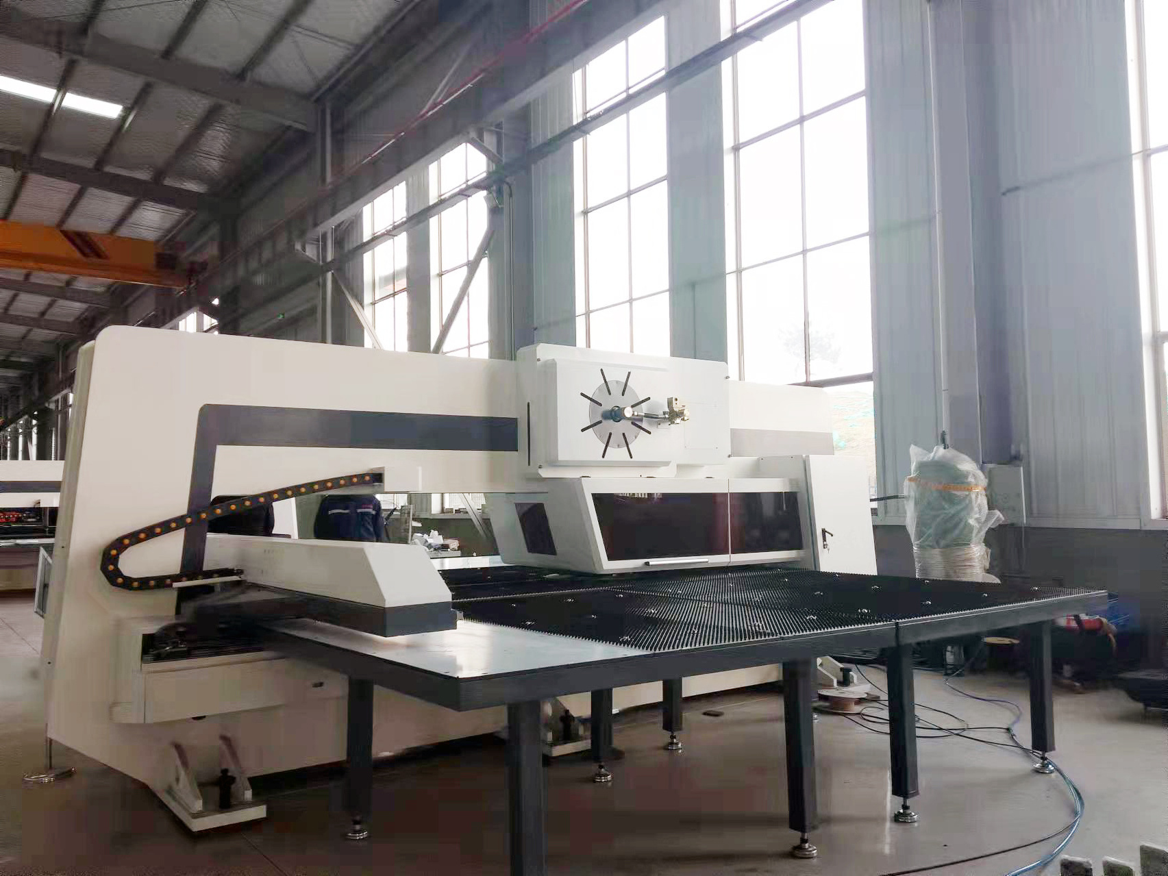 Qingdao AMADA CNC Turret Sheet Punching Machine