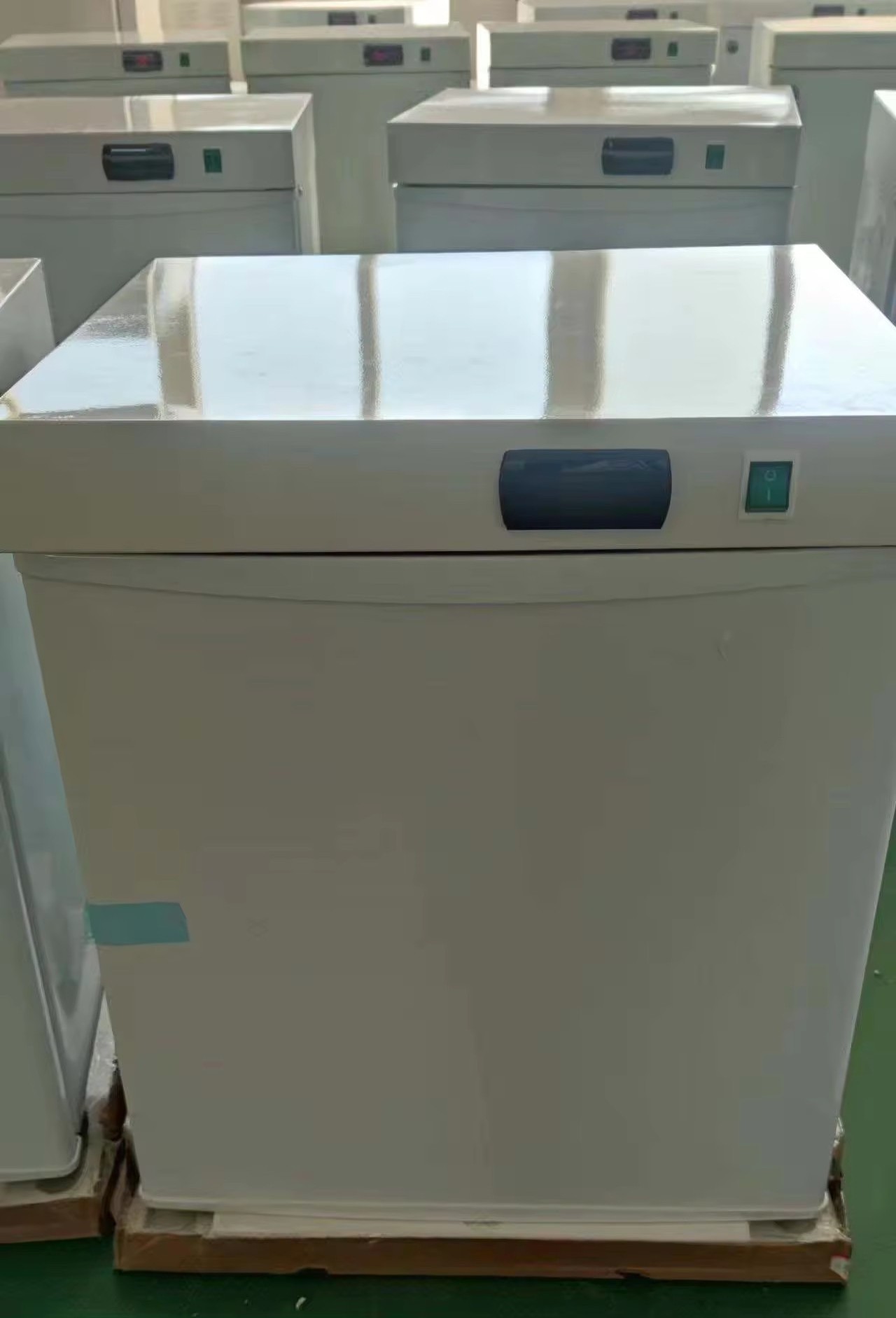 Amain Laboratory Low Temperature 50 Liter Lab Medicine Freezer 4 degree 50L Pharmaceutical Blood Bank Refrigerator