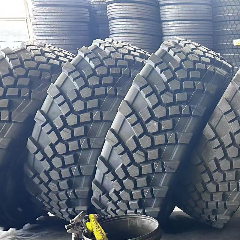 425/85R21 Truck Tires For Desert Transport Vehicles 425/85R21 24R21