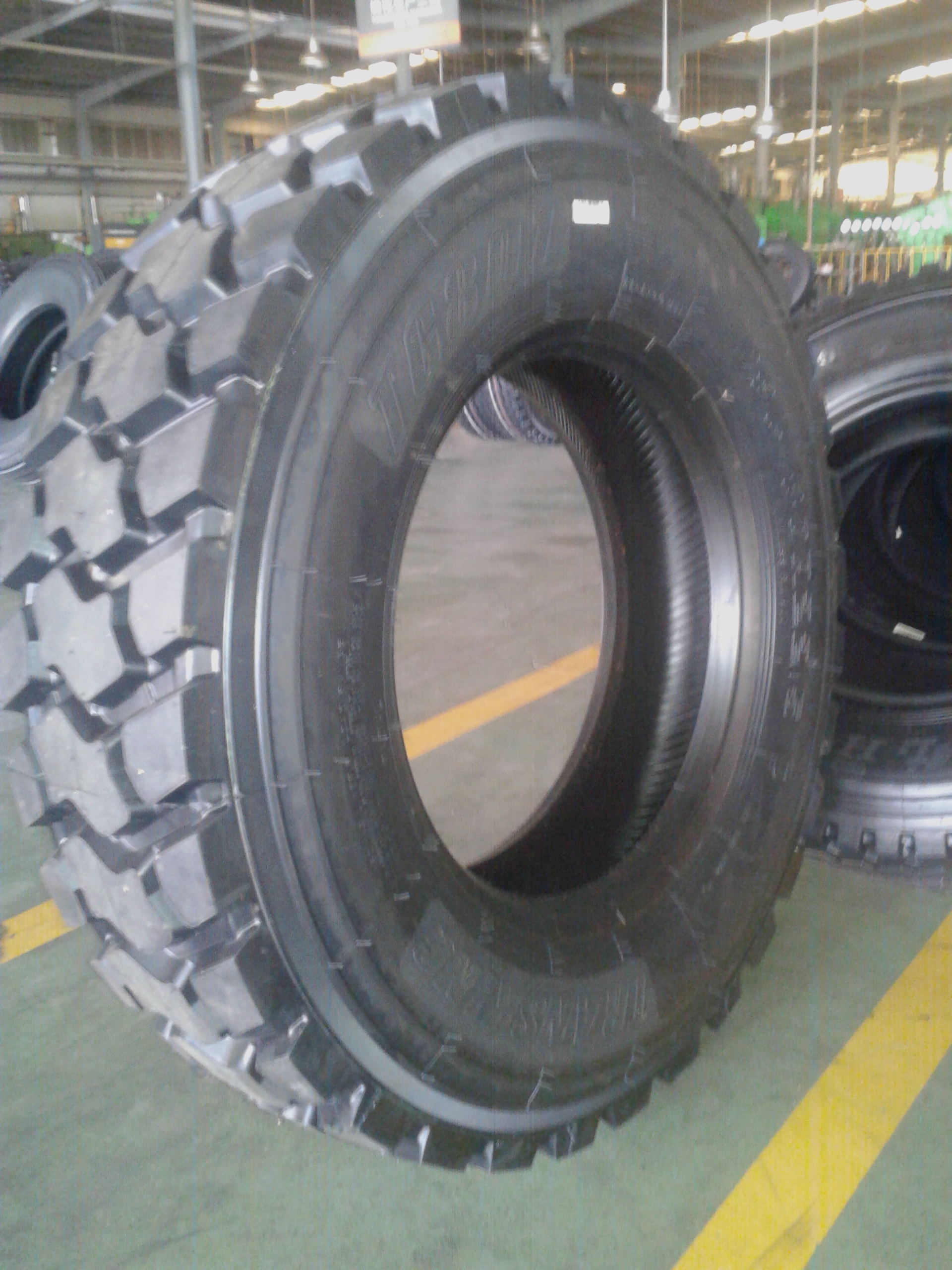 Heavy Truck Rubber Wheel 295/75r22.5 Commercial Radial Truck Tire