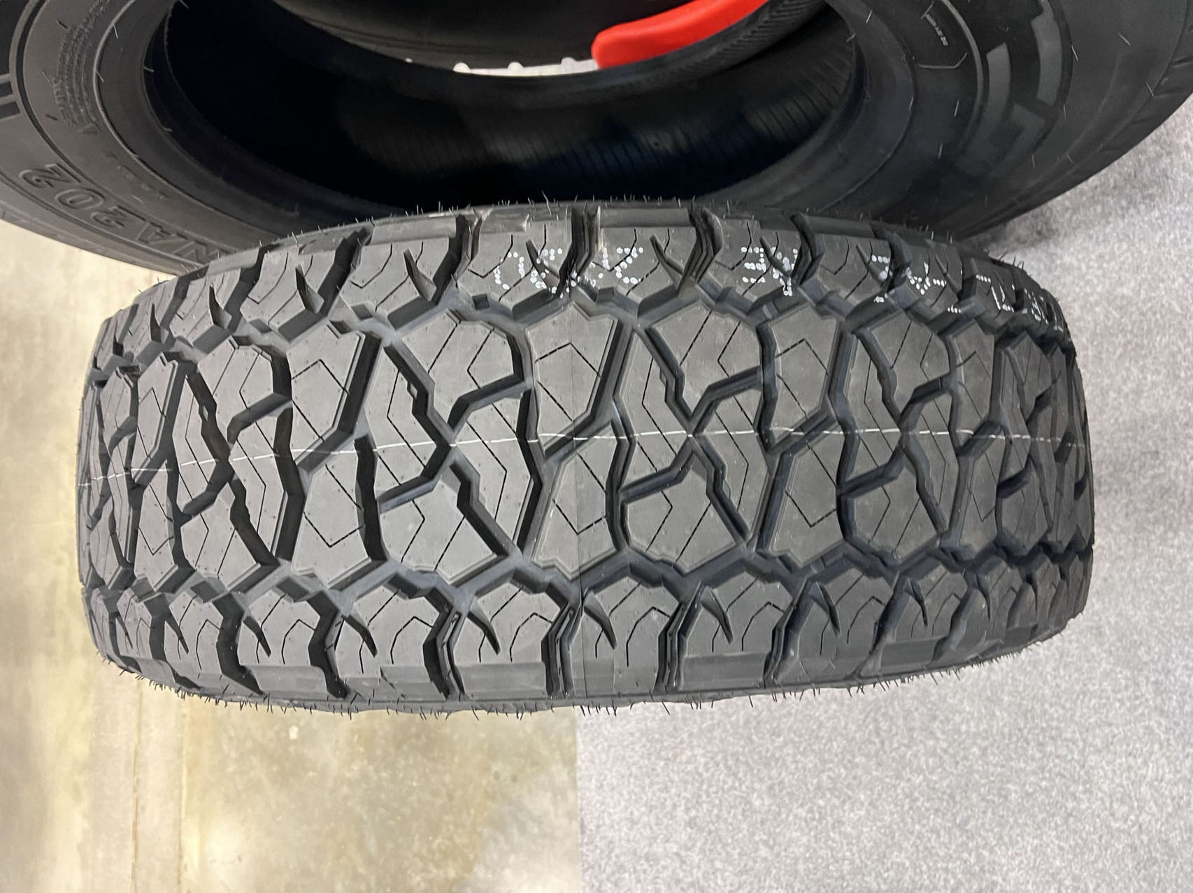 China Thailand MT tyre  33*12.5R17 35*11.5R20 275/60r20LT  LT275/65r18 33*12.5R18