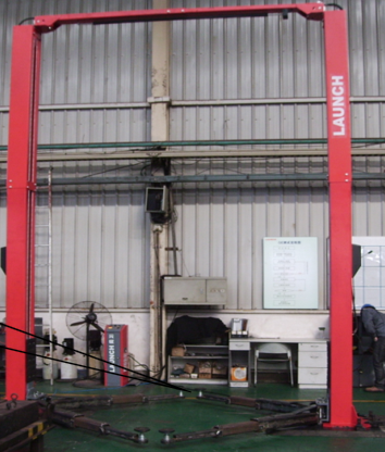 LAUNCH Used Auto Practical Double Hydraulic Two Post Column Lift 4 Tons Car Lift For Sale