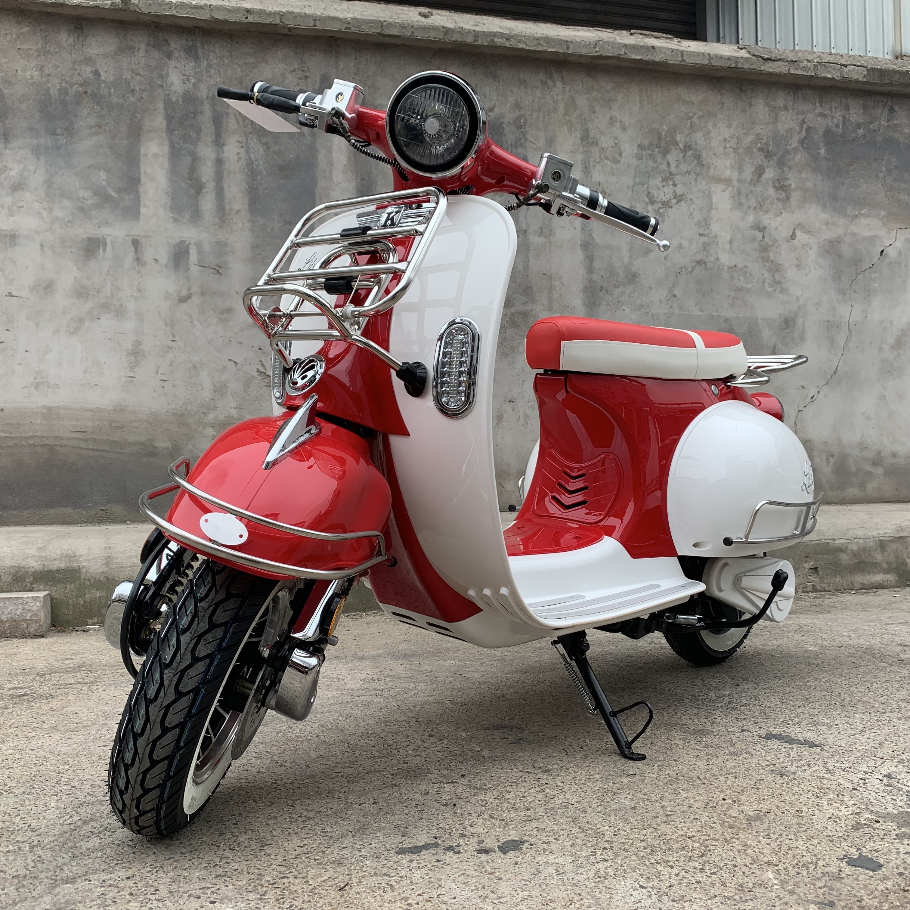 Amoto Retro Italy style 2000w 3000W 60V Classic vintage electric ves pa scooter