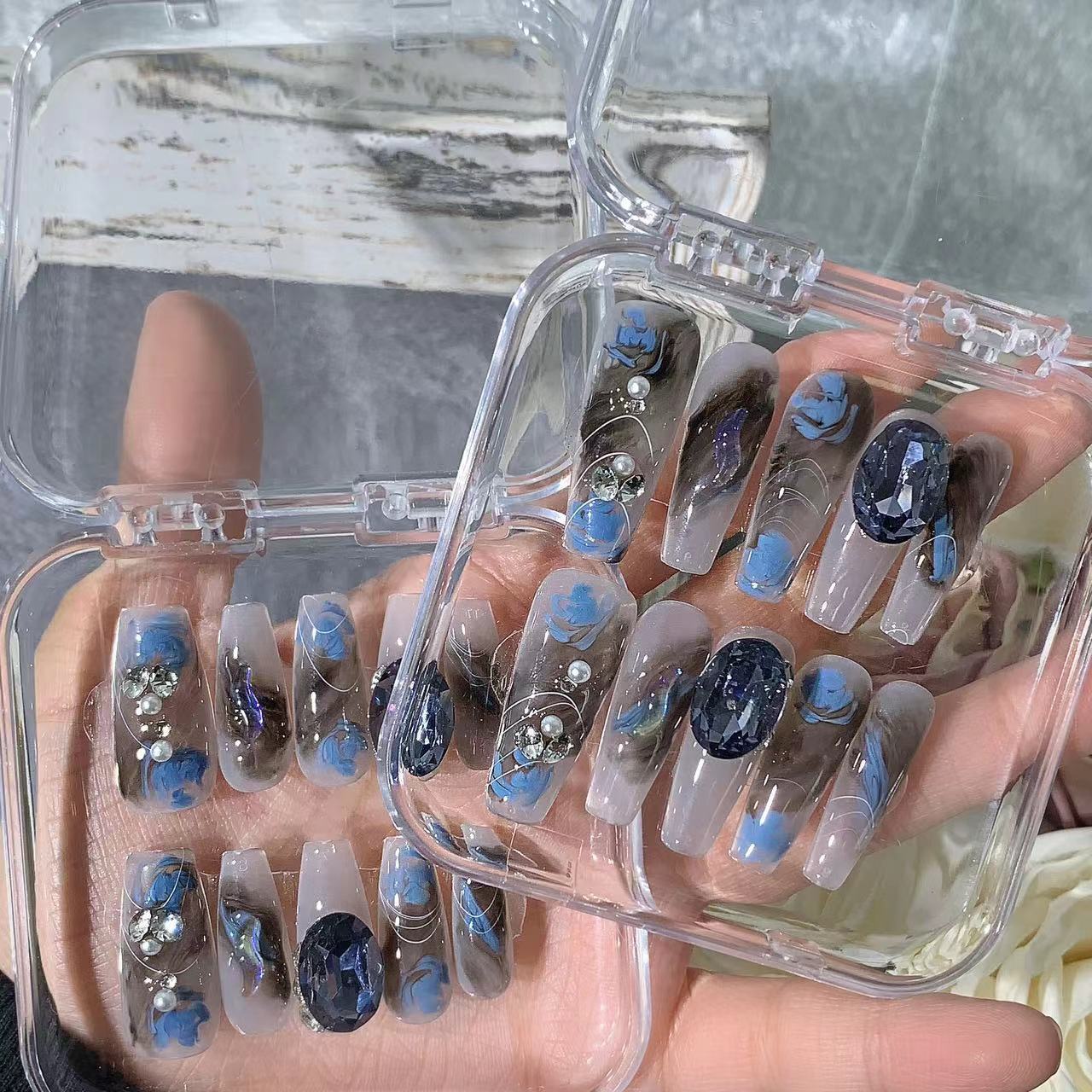 High quality customized handmade 10pcs hand painted blooming blue and black fake nails