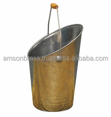 Manufacturer Metal Galvanized Metal Bucket Garden Ash Coal Cleaning Bucket with Wood Handle Metal Bucket