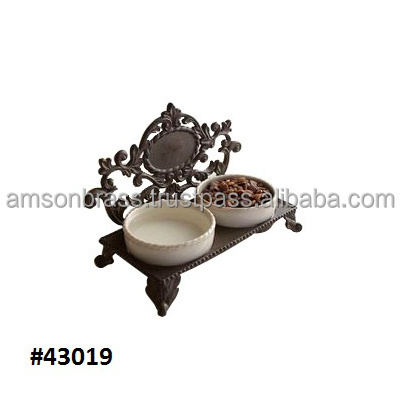 Decorative Royal Stand Round White Bowl Double Dog Bowl Wrought Iron Decorative Metal Dog Bowl with Powder Coated Finished