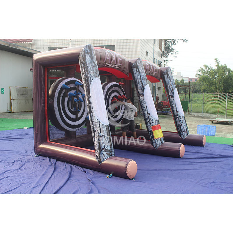 Commercial toy flying traget challenge inflatable axe throwing games axe throwing inflatable challenge carnival game