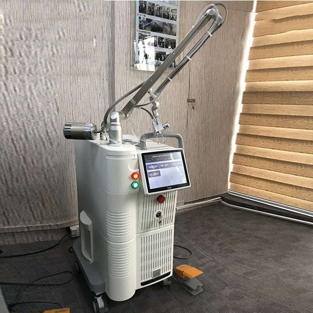 2024 New Arrivals Laser Co2 Automatico Laser Marking Machines Co2 Fractional Korea Cutting Remove Acne And Tattoo Dark Spots