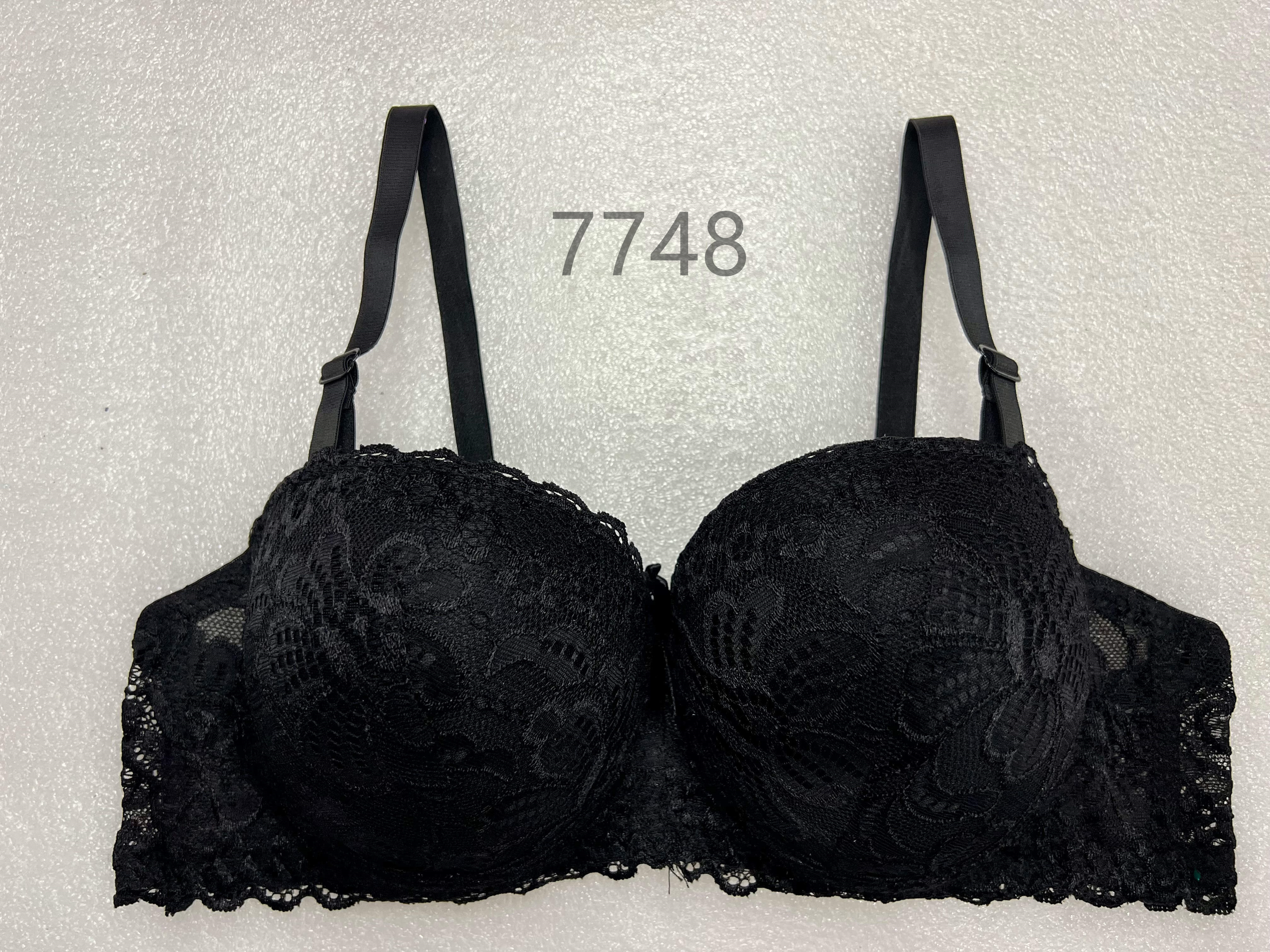 HOT  SELLING Trending Women's Molded Cup and Underwear  Hight Quality  Lace Bra Breathable  Big Breast Lace Bra