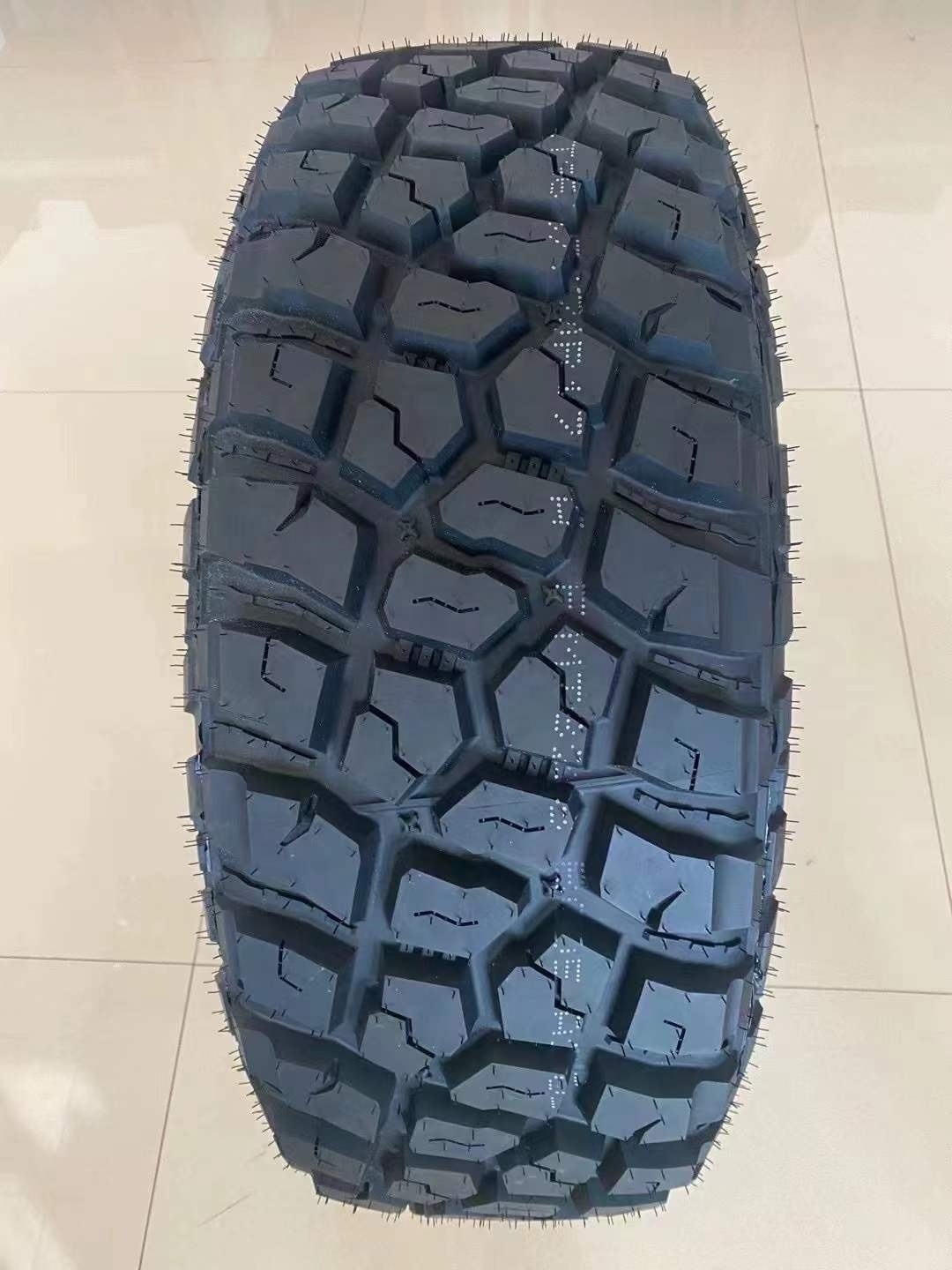 MT tire 35x12.50R15LT 4x4 pneu ANNAITE brand Mud Terrain tyre ANCHEE llantas similar to BFGoodrich KM3 HILO offroad car tires