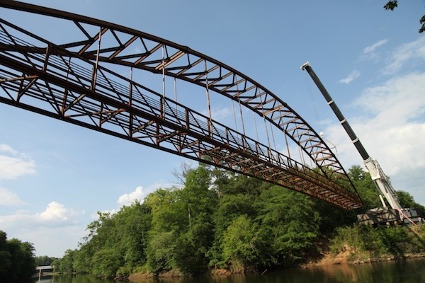 Prefabricated Steel Pedestrian Bridge China Manufacturer Cost Steel Truss Structure Bailey Bridge Overpass/Footbridge